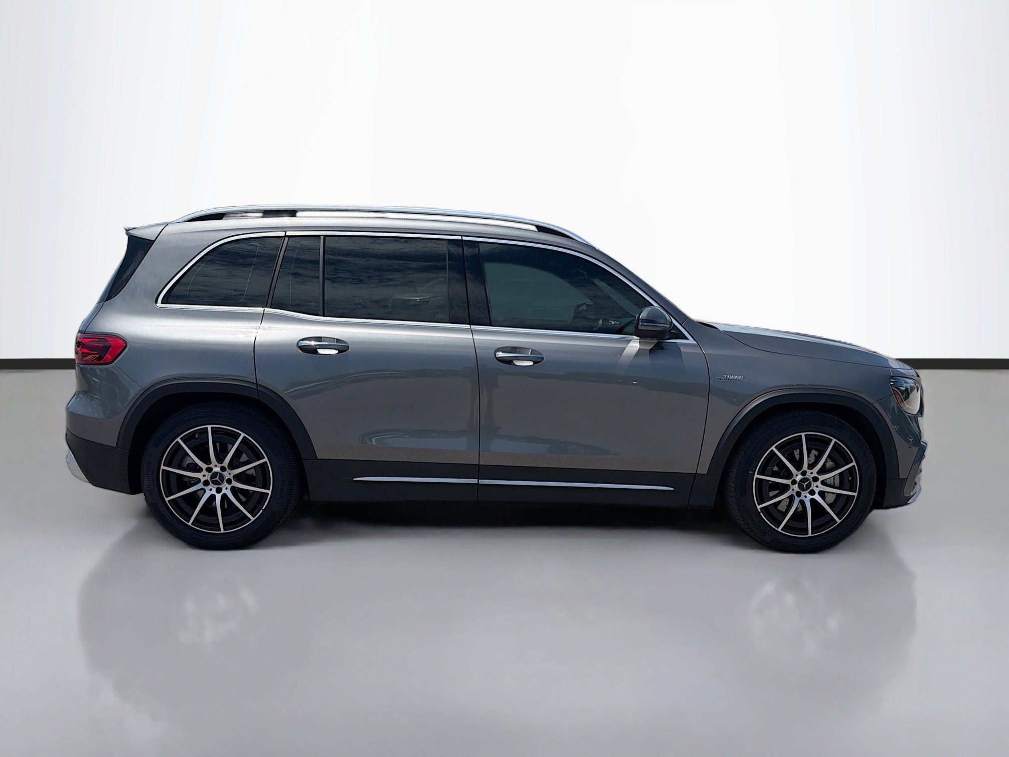 Used 2025 Mercedes-Benz GLB 35 AMG 4MATIC image 6