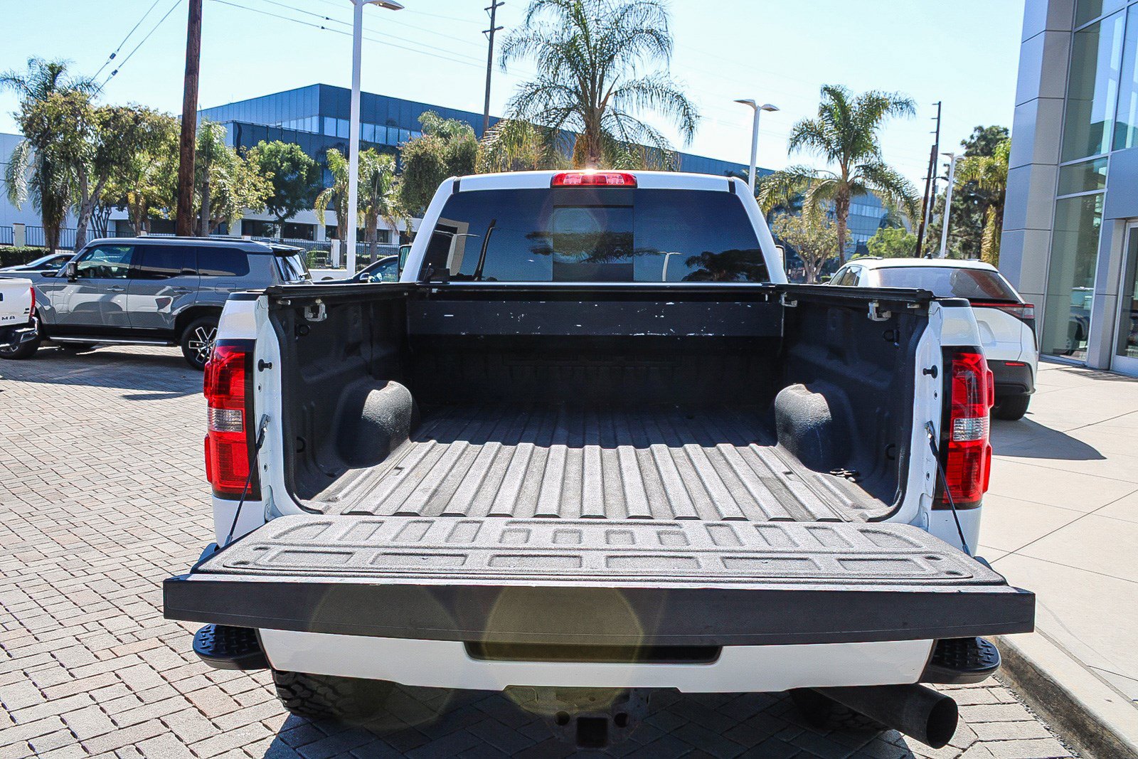 Used 2015 GMC Sierra 2500 Denali w/ Duramax Plus Package AWD/4WD image 27