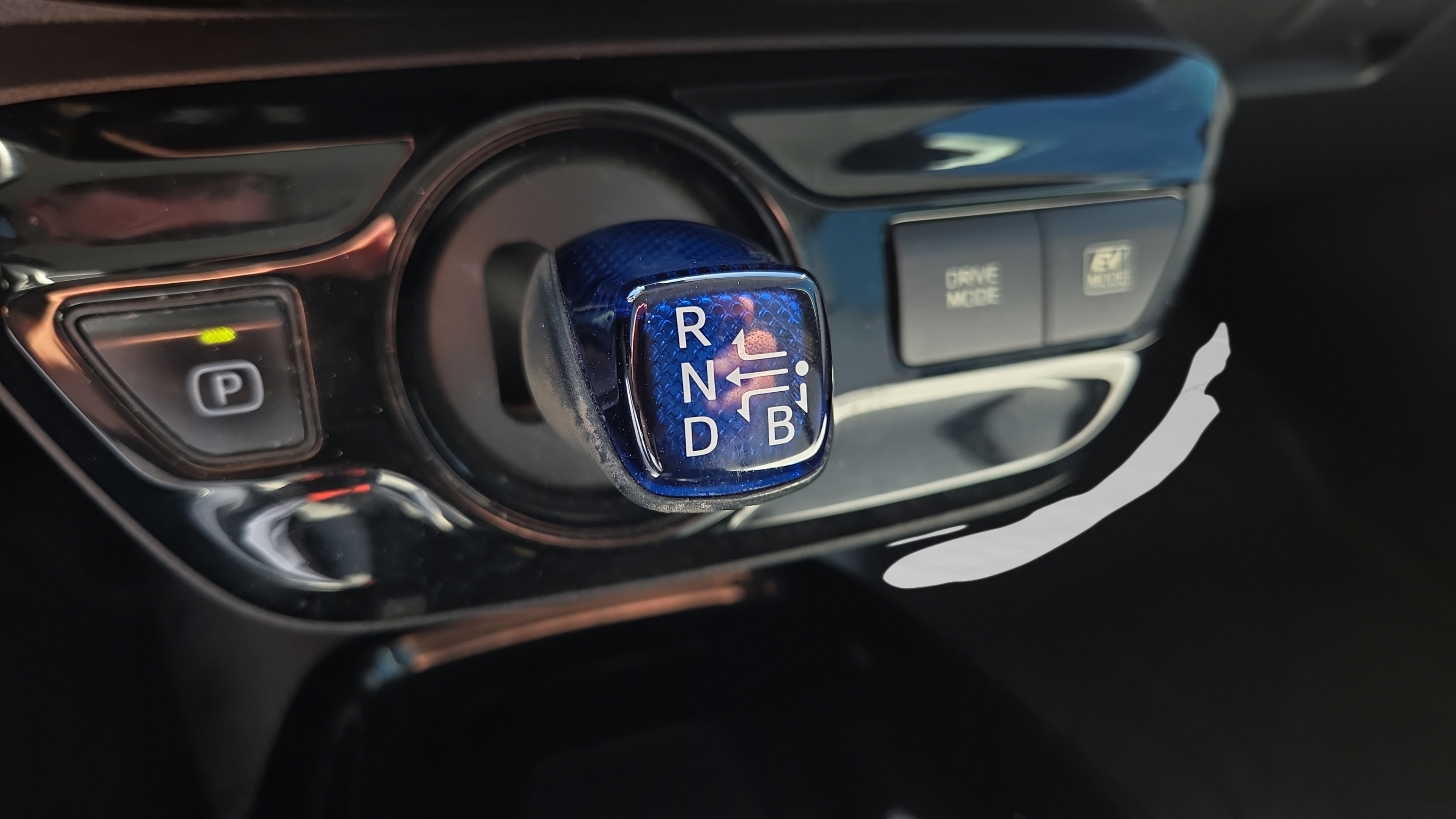 Used 2019 Toyota Prius XLE FWD image 30