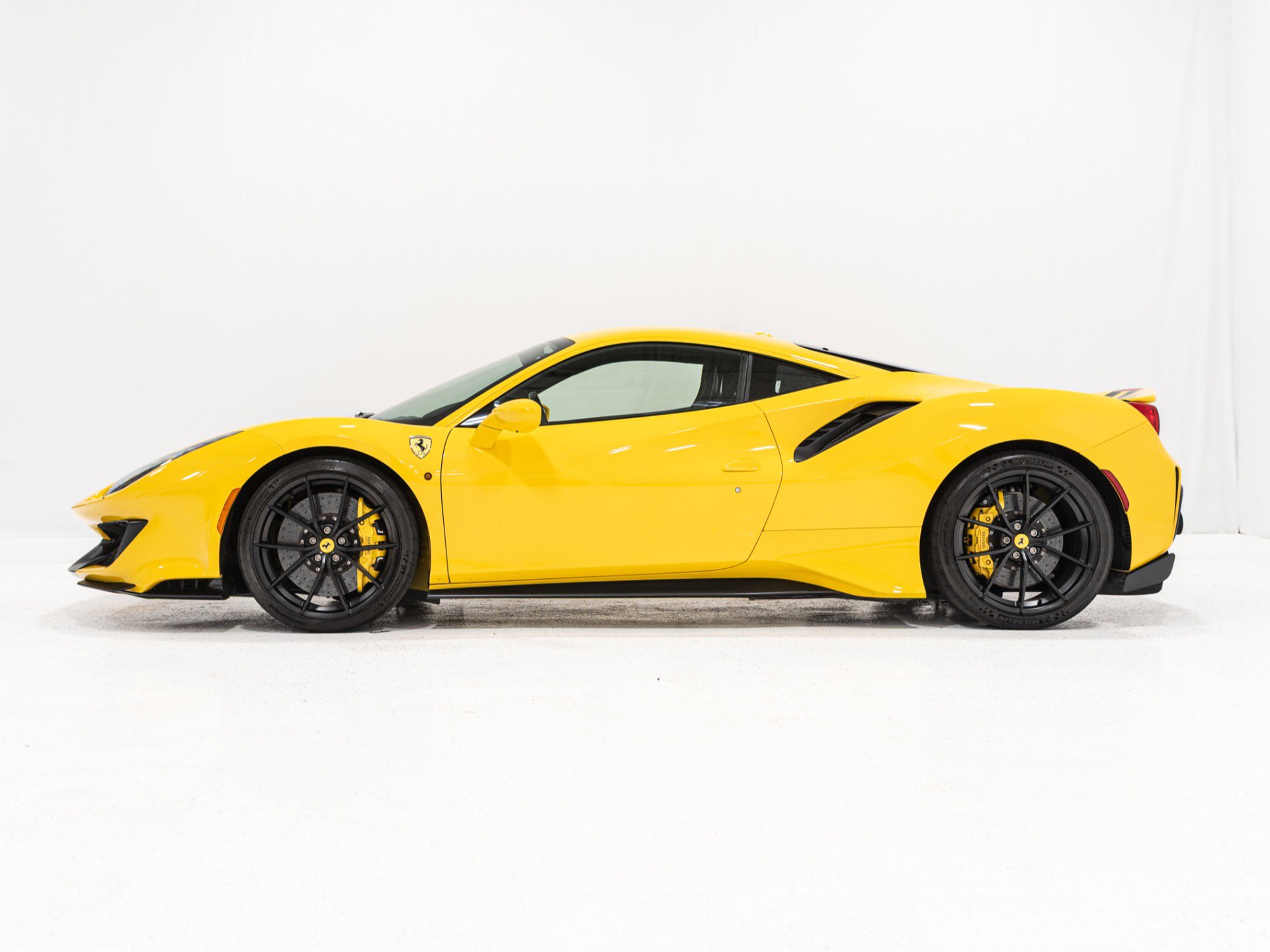 Used 2019 Ferrari 488 Pista Coupe image 10