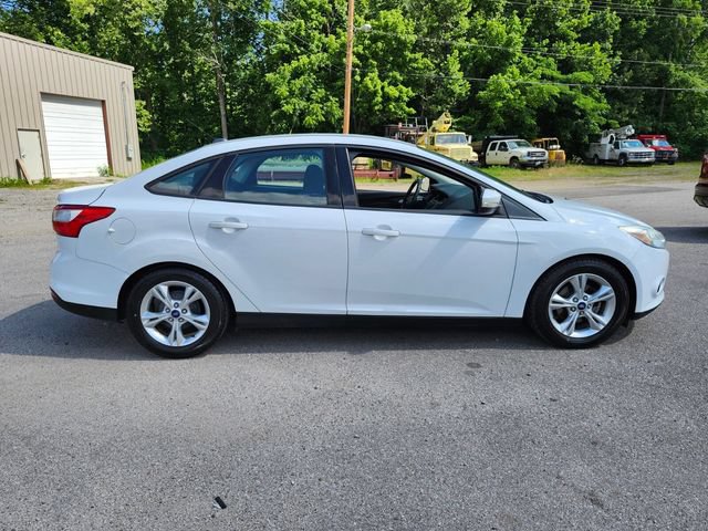Used 2014 Ford Focus SE FWD image 9