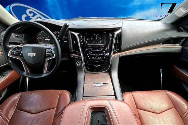Used 2015 Cadillac Escalade Premium image 13