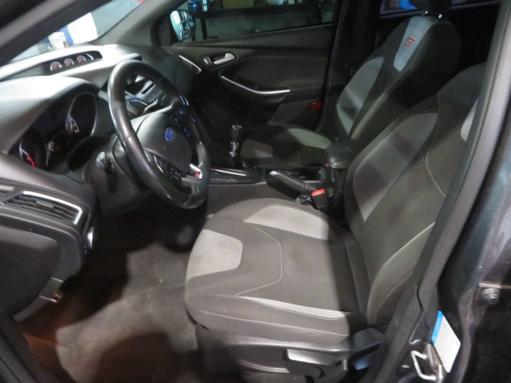 Used 2016 Ford Focus ST FWD image 17