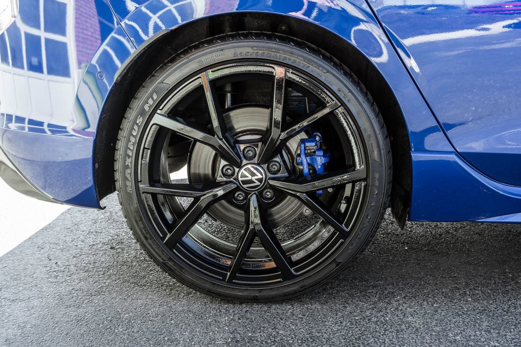 Used 2024 Volkswagen Golf R 4-Door image 34