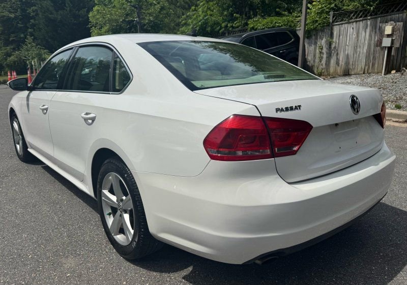 Used 2012 Volkswagen Passat 2.5 SE FWD image 5
