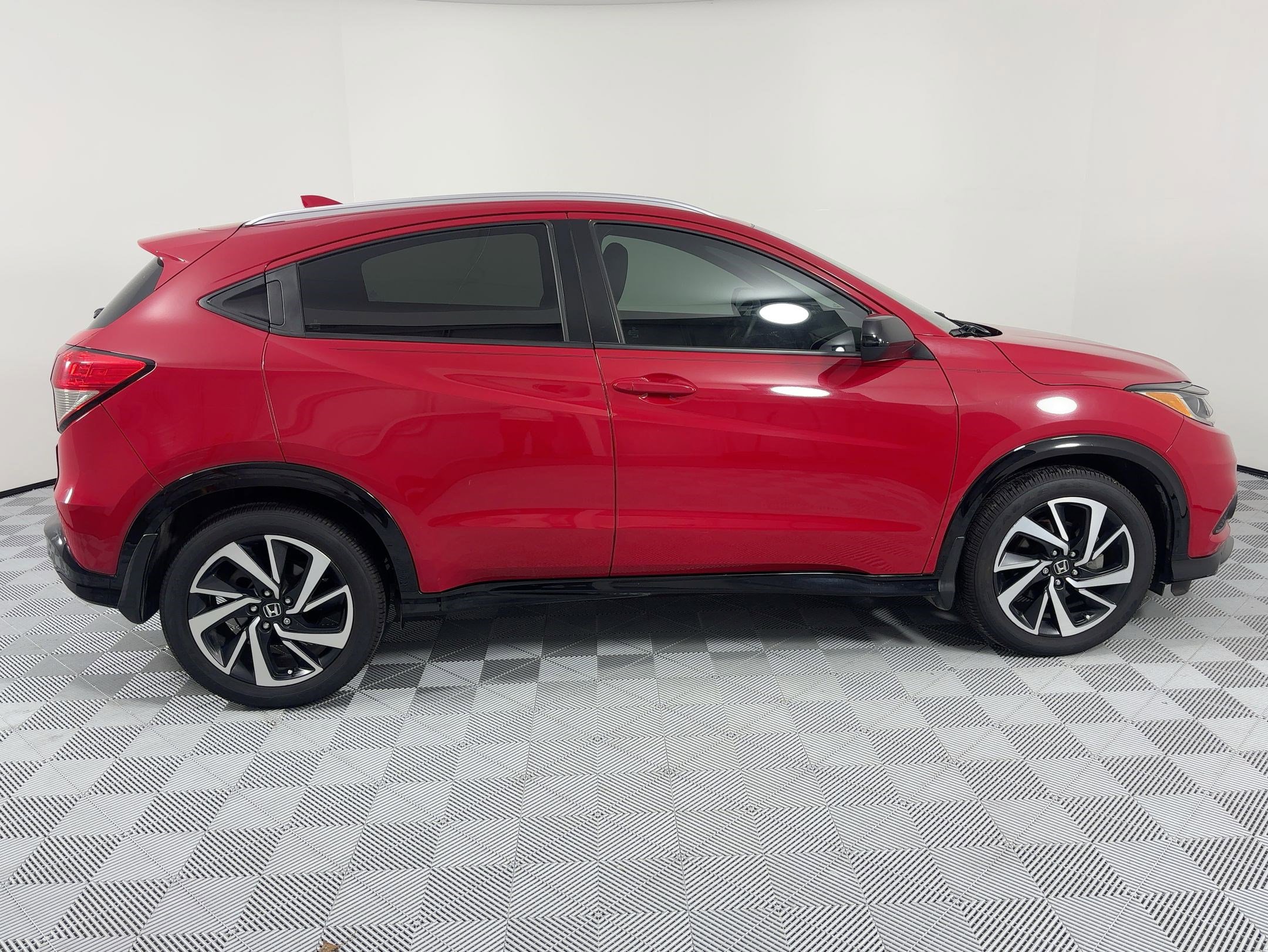 Used 2019 Honda HR-V Sport image 8