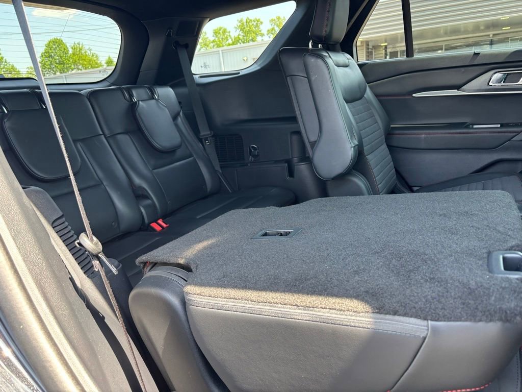 Used 2025 Ford Explorer ST-Line w/ Premium Package RWD image 5