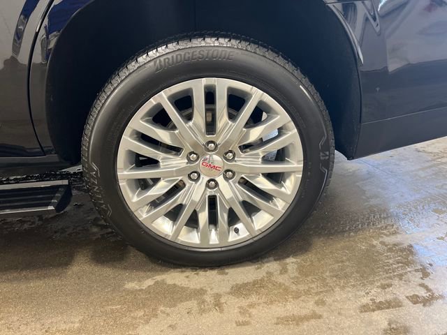 Used 2023 GMC Yukon Denali w/ Advanced Technology Package image 19