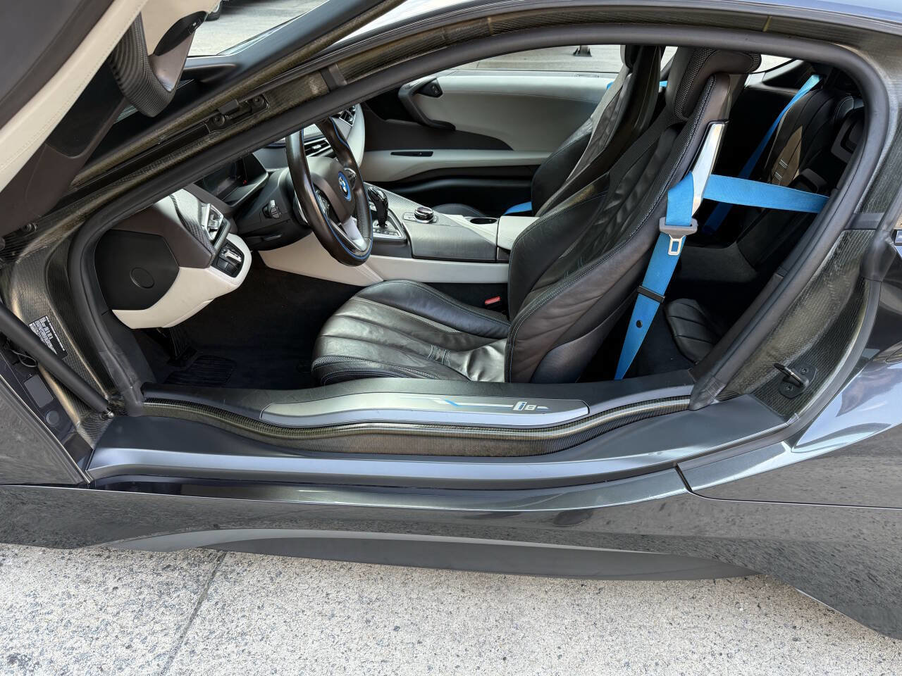 Used 2019 BMW i8 Coupe image 15