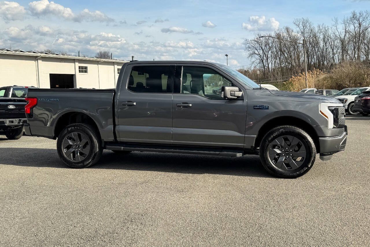 Used 2024 Ford F150 Lightning Flash AWD/4WD image 2