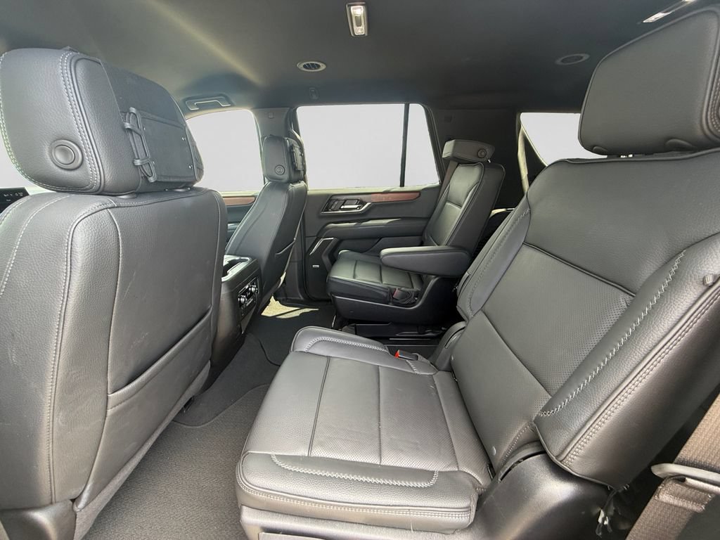 Used 2025 GMC Yukon Denali AWD/4WD image 38