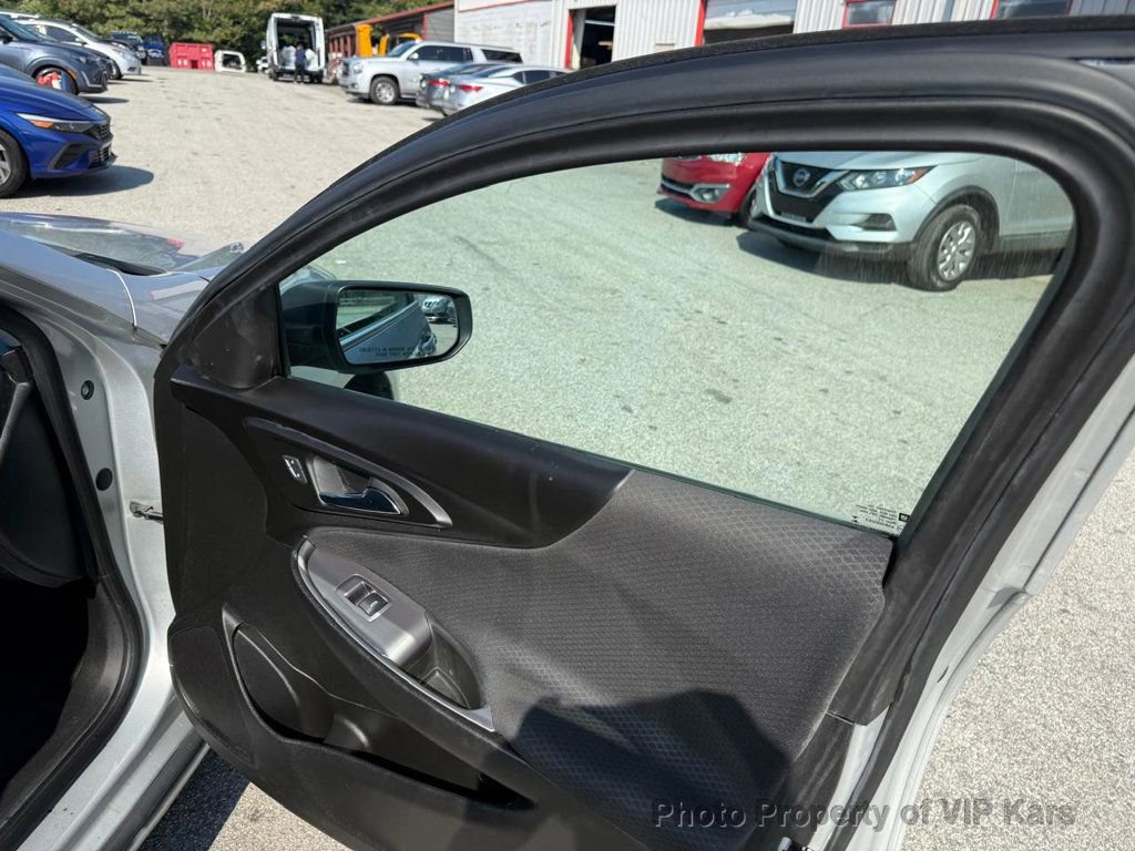 Used 2018 Chevrolet Malibu LS image 18