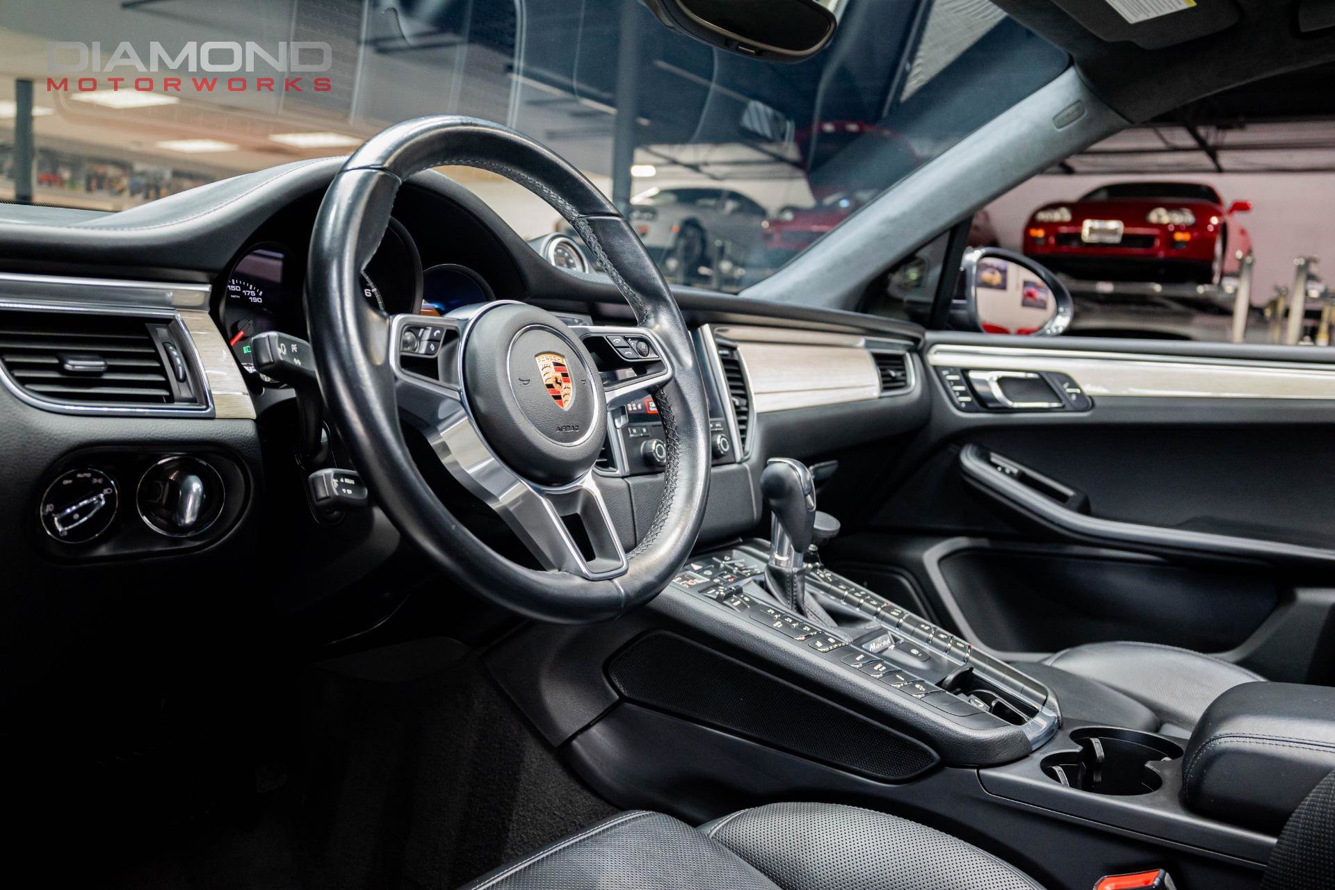 Used 2018 Porsche Macan Turbo image 57