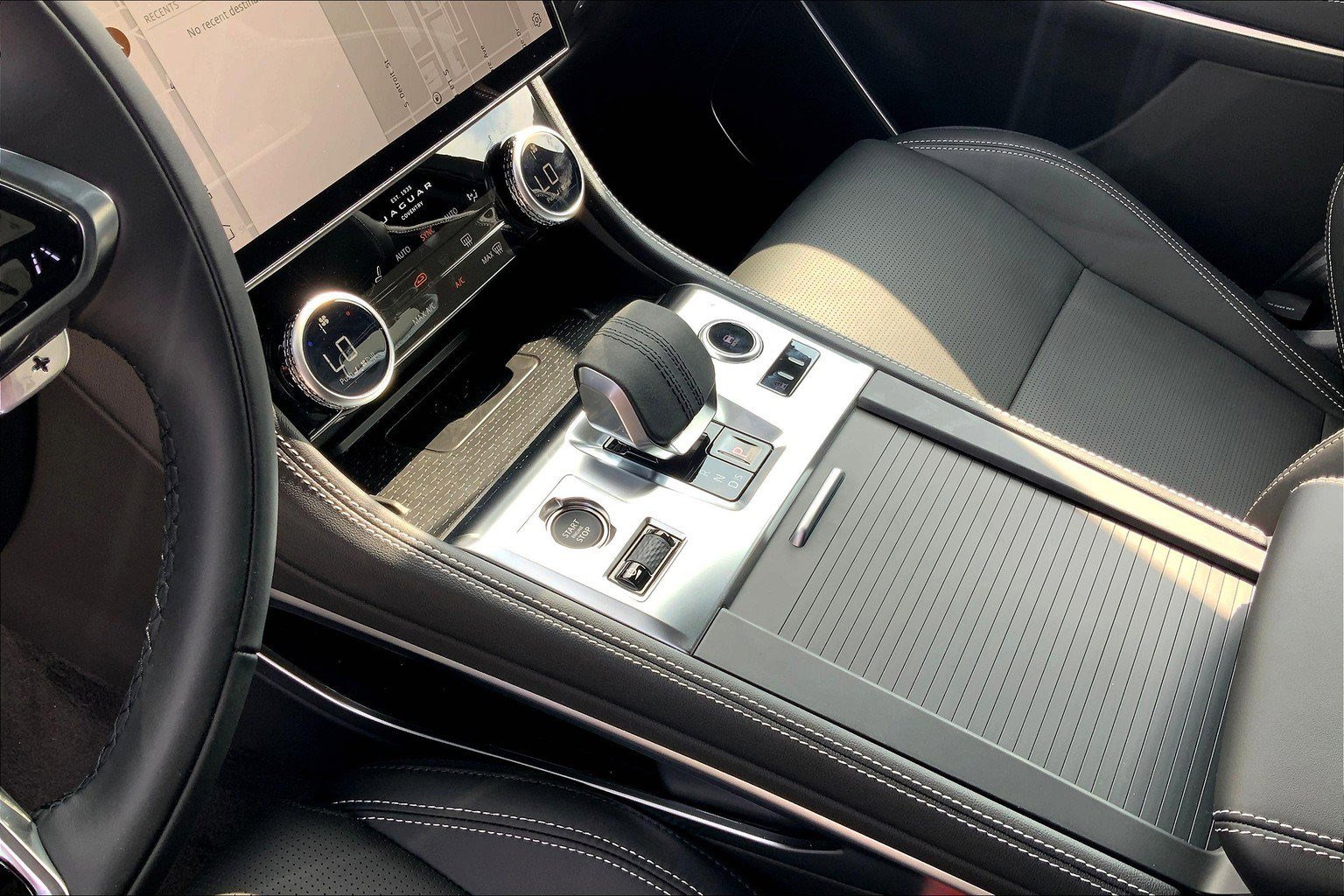 New 2026 Jaguar F-PACE R-Dynamic S image 7