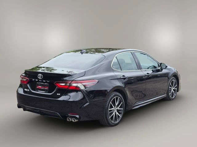 Used 2023 Toyota Camry SE FWD image 5