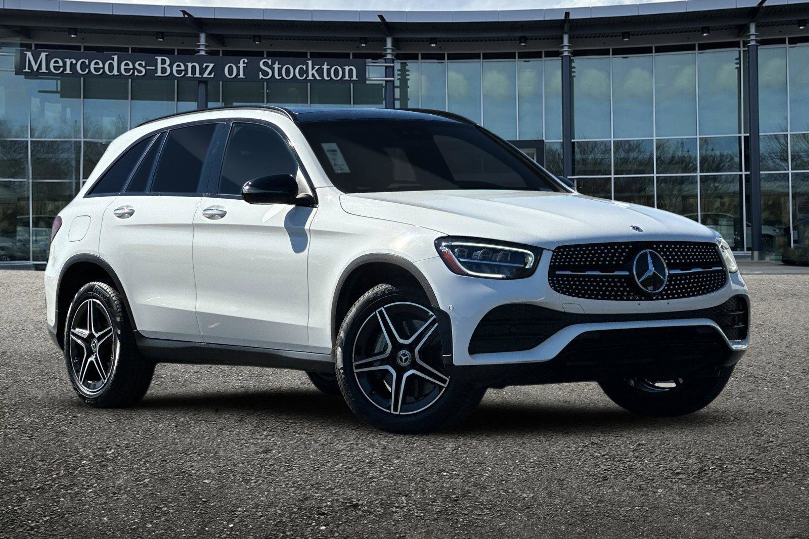 Used 2022 Mercedes-Benz GLC 300 4MATIC image 2
