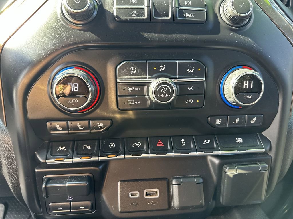 Used 2020 Chevrolet Silverado 1500 High Country w/ Technology Package image 28