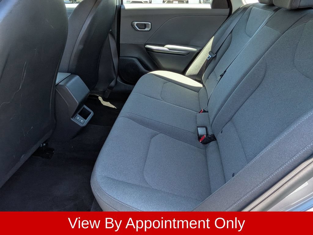 Used 2025 Kia K4 FWD image 26