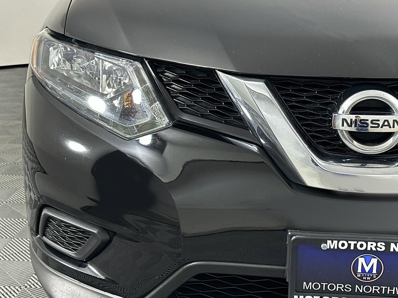 Used 2015 Nissan Rogue S image 3