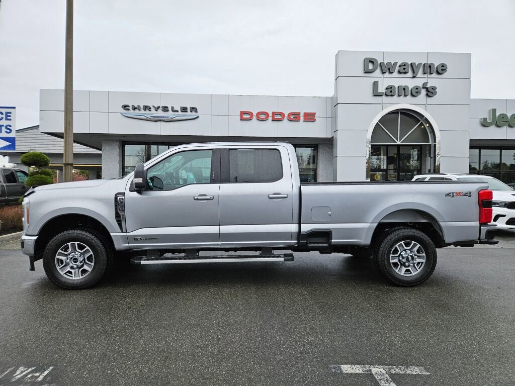 Used 2024 Ford F350 Lariat image 2