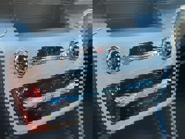 Used 2021 Ford Explorer XLT w/ Equipment Group 202A image 21