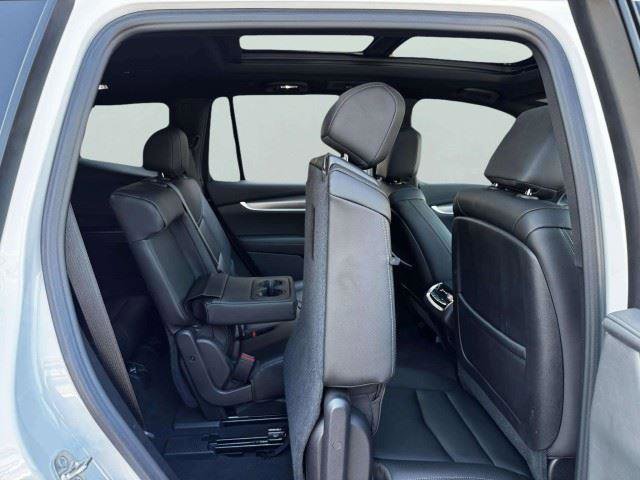 Used 2024 Cadillac XT6 Luxury w/ LPO, Floor Liner Package FWD image 60