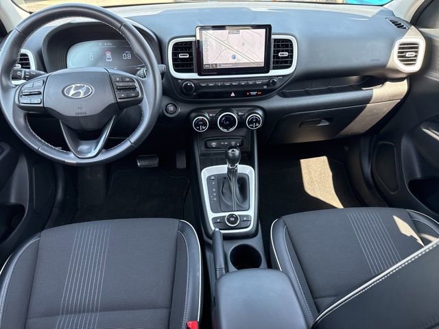 Used 2023 Hyundai Venue Limited image 4