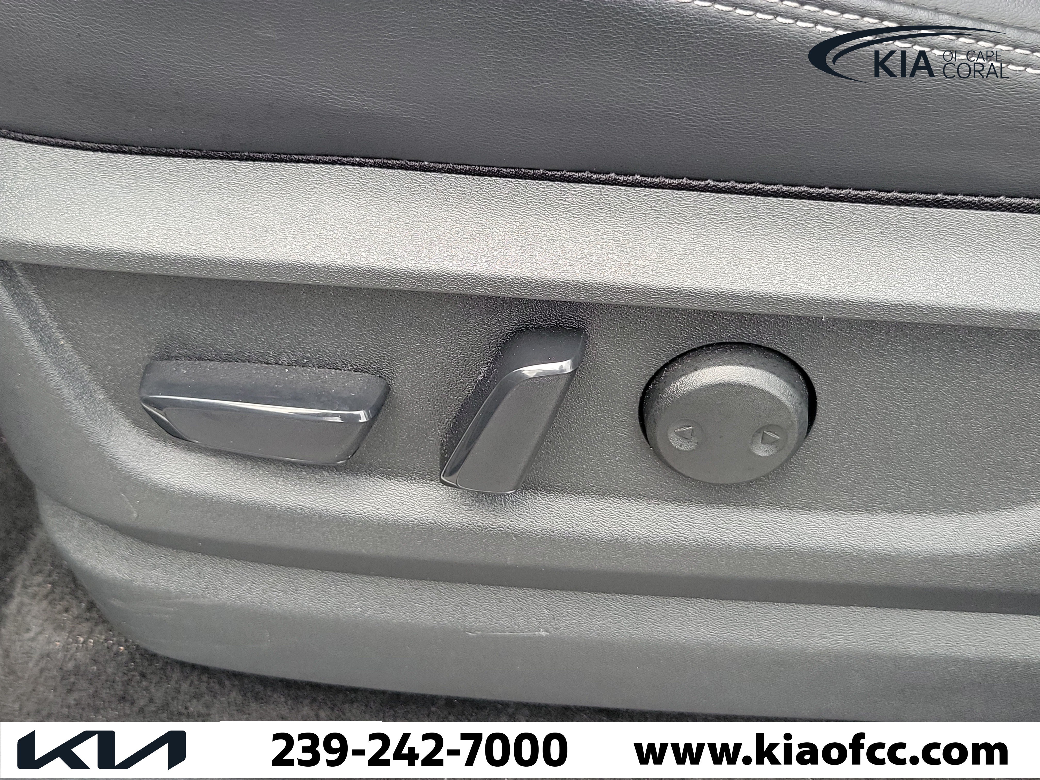 Used 2025 Nissan Armada SL AWD/4WD image 23