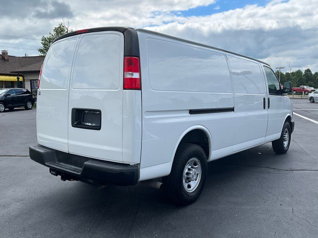 Used 2020 Chevrolet Express 3500 Extended w/ Driver Convenience Package image 7