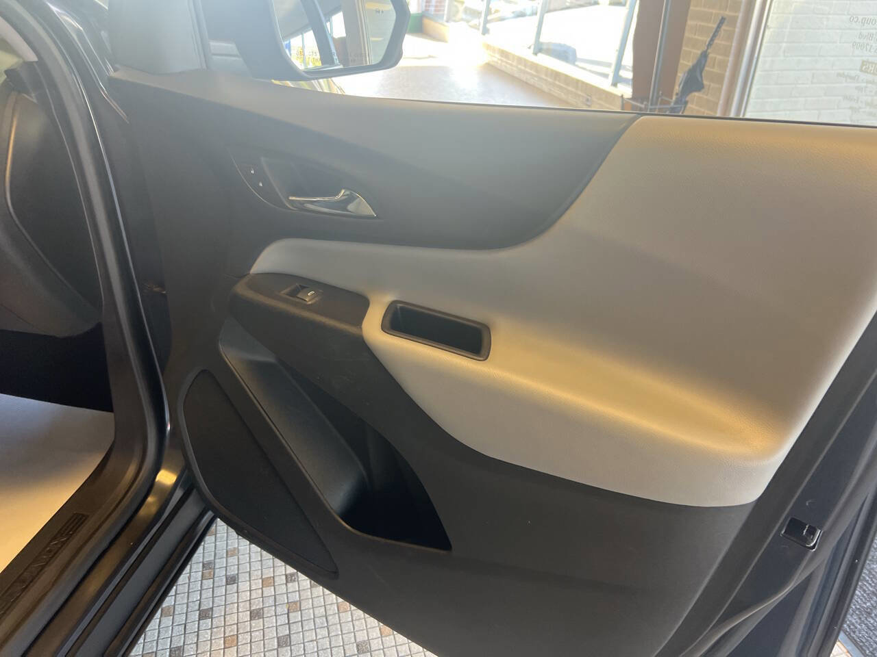 Used 2022 Chevrolet Equinox LS image 53