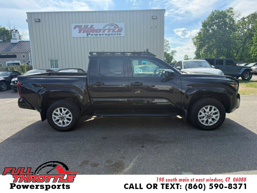 Used 2025 Toyota Tacoma SR5 AWD/4WD image 12