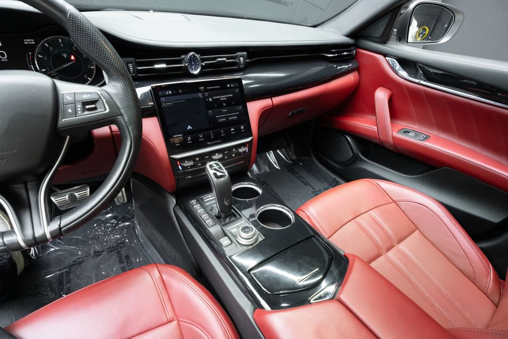 Used 2021 Maserati Quattroporte S GranSport Q4 AWD/4WD image 38