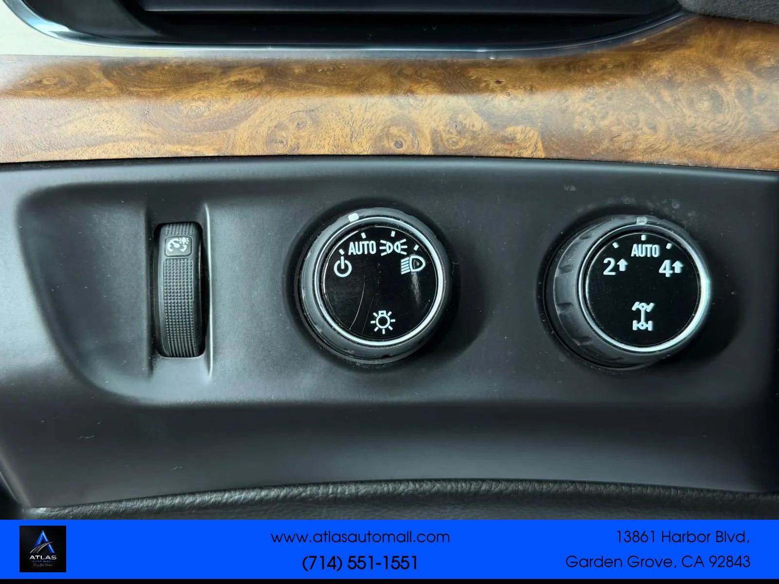 Used 2015 Cadillac Escalade Premium AWD/4WD image 36