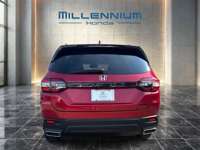 Certified 2025 Honda Pilot Sport image 4