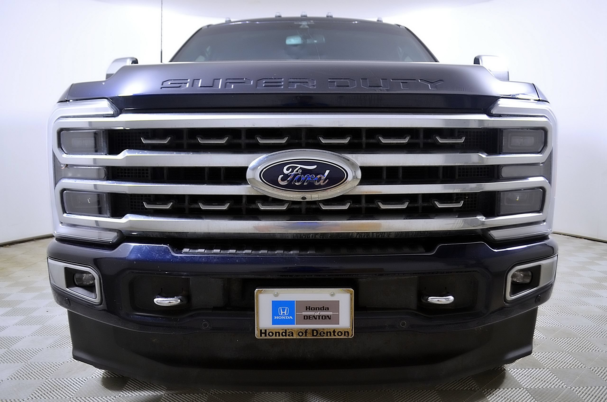 Used 2023 Ford F250 Platinum AWD/4WD image 5