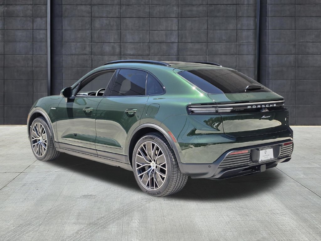 New 2026 Porsche Macan Electric RWD image 3