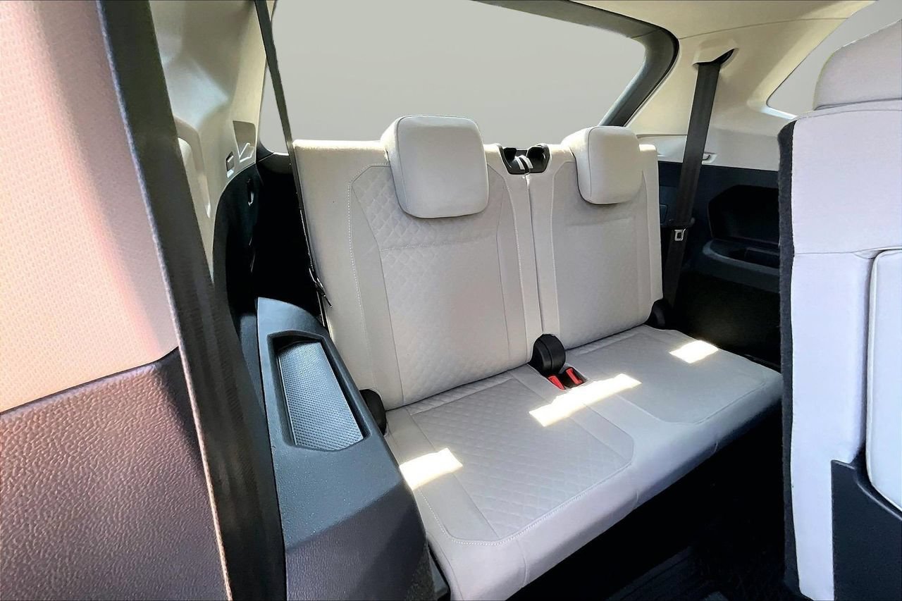 Used 2020 Volkswagen Tiguan S FWD image 24