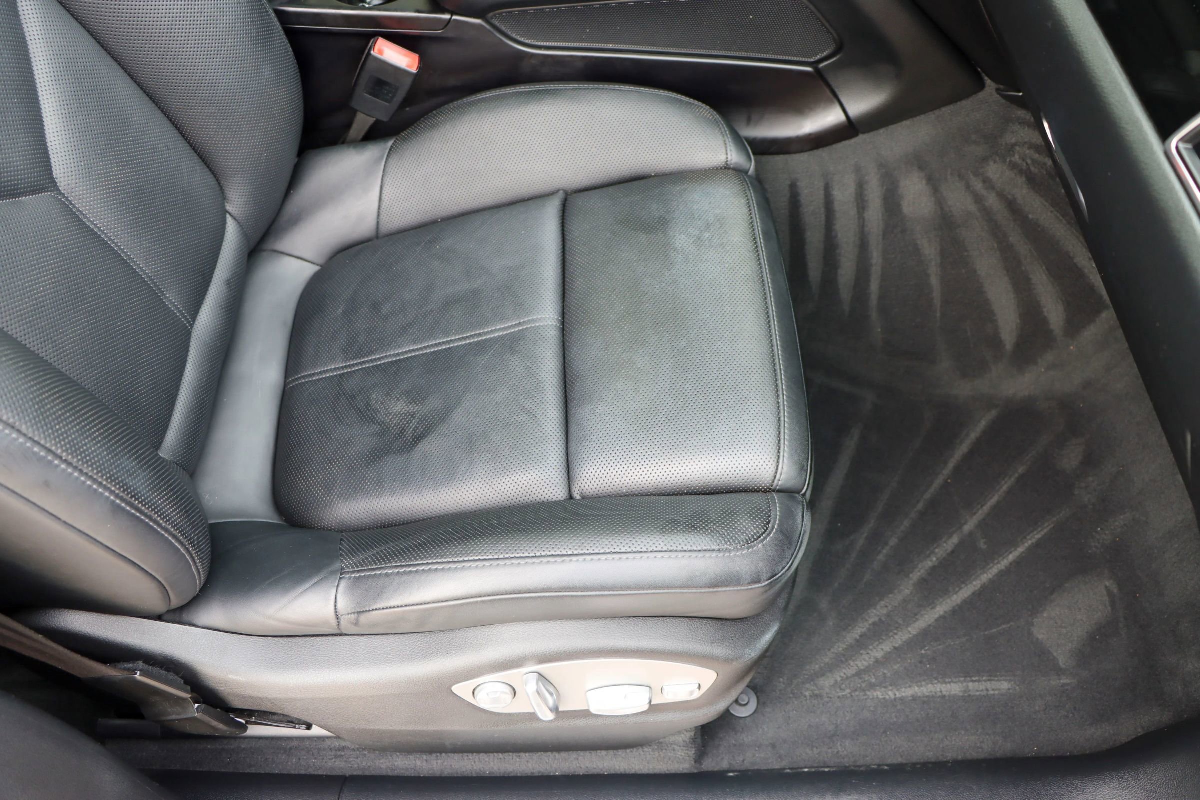 Used 2017 Porsche Macan S image 22