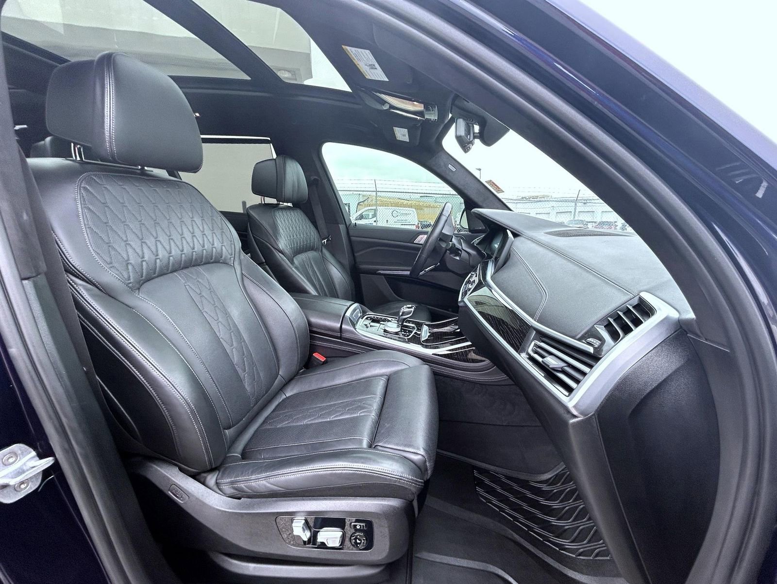 Used 2020 BMW X7 xDrive40i w/ M Sport Package image 16