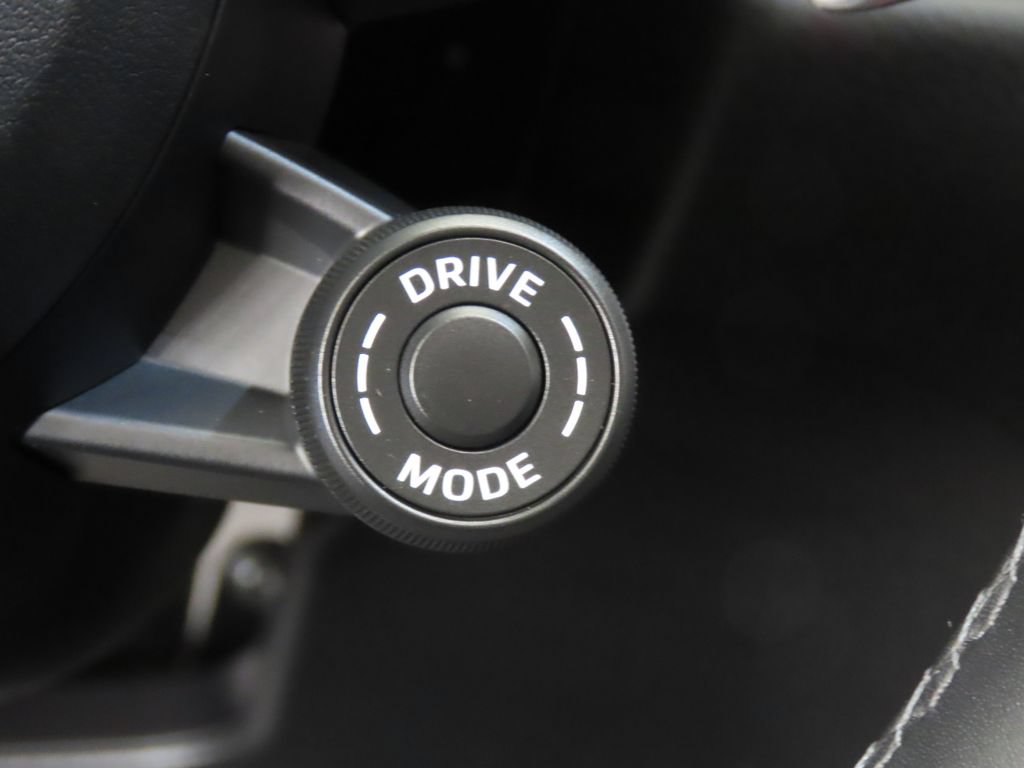 Certified 2026 Porsche Macan AWD/4WD image 22