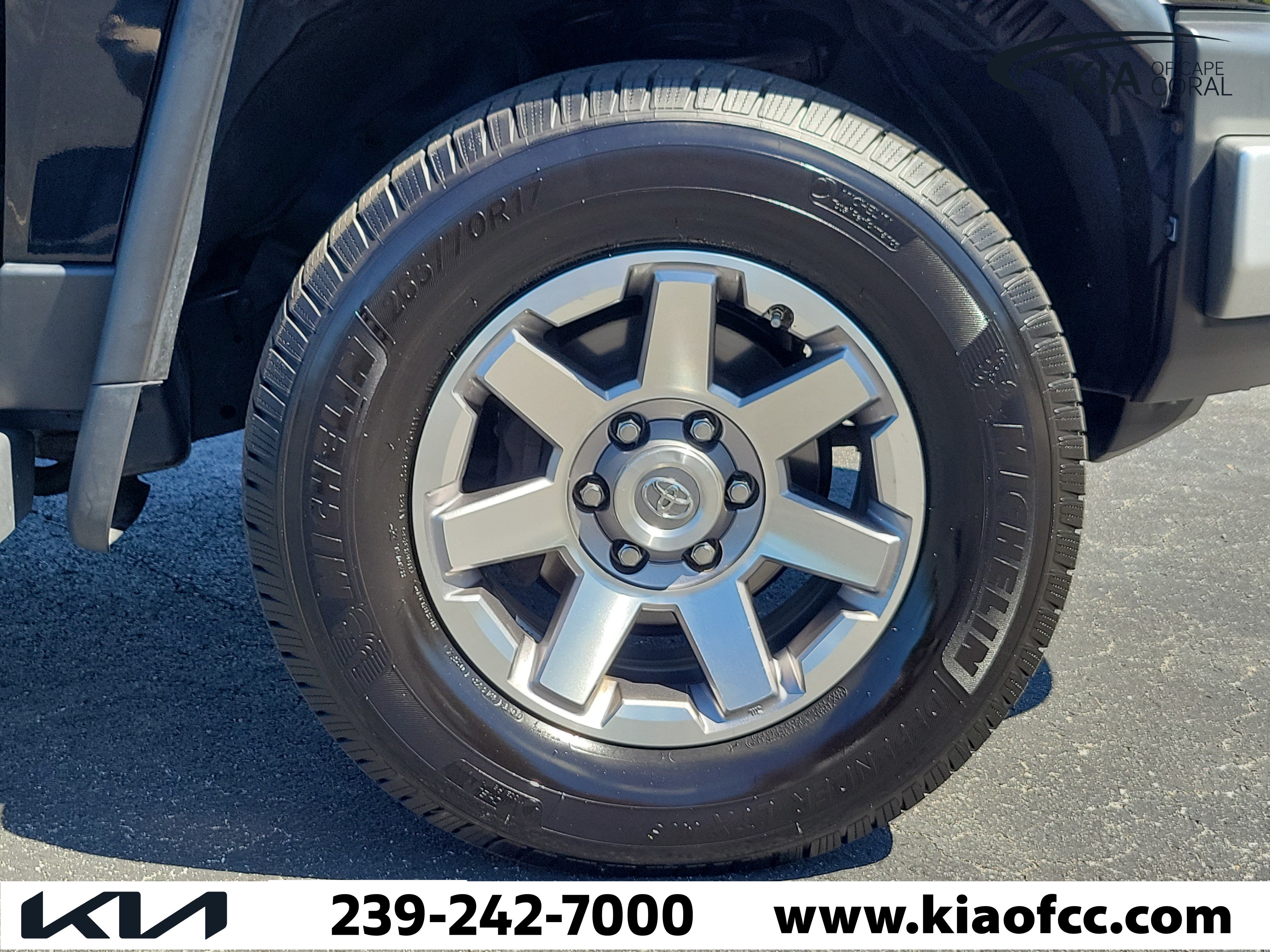 Used 2014 Toyota FJ Cruiser 4WD w/ Convenience Package image 7