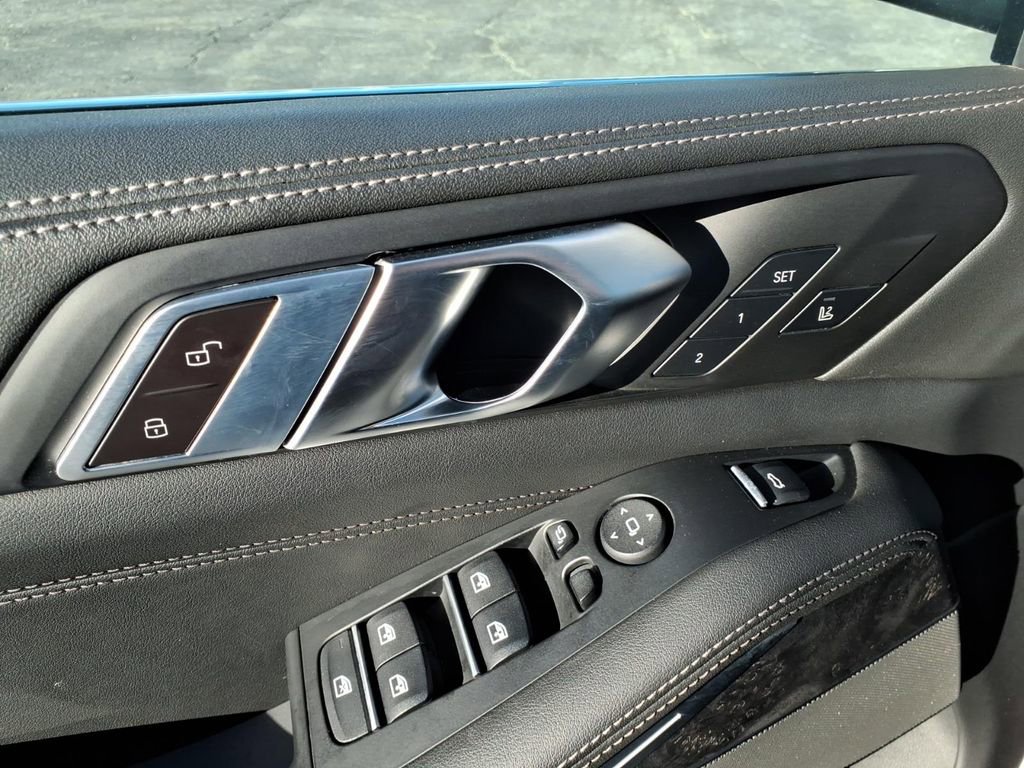 Used 2024 BMW X5 xDrive40i w/ Premium Package image 16