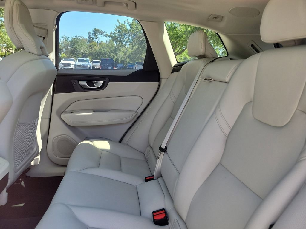 Used 2025 Volvo XC60 B5 Plus w/ Protection Package Premier image 23