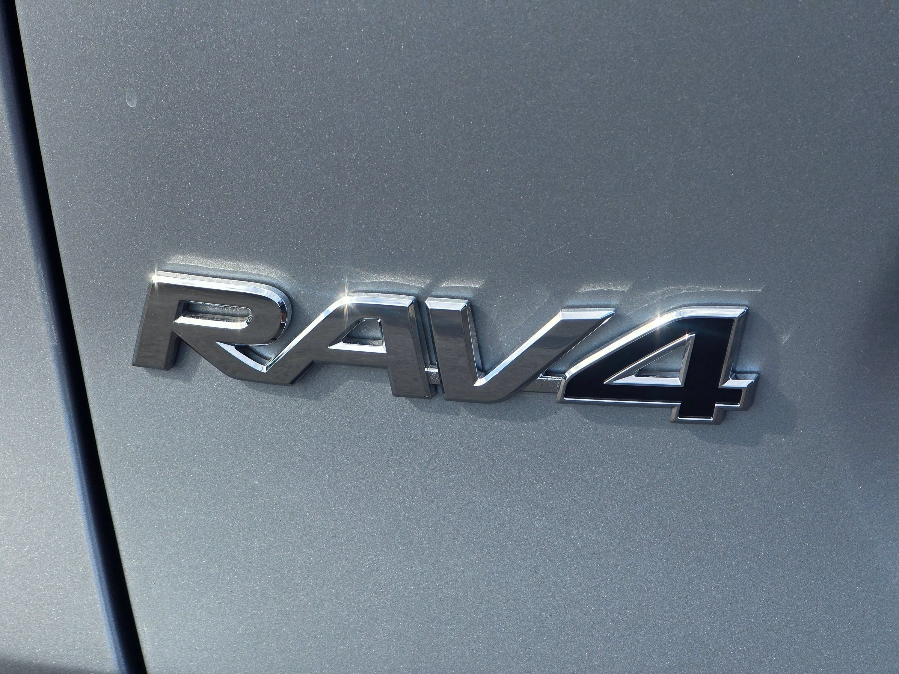 Used 2025 Toyota RAV4 XLE w/ Convenience Package AWD/4WD image 32