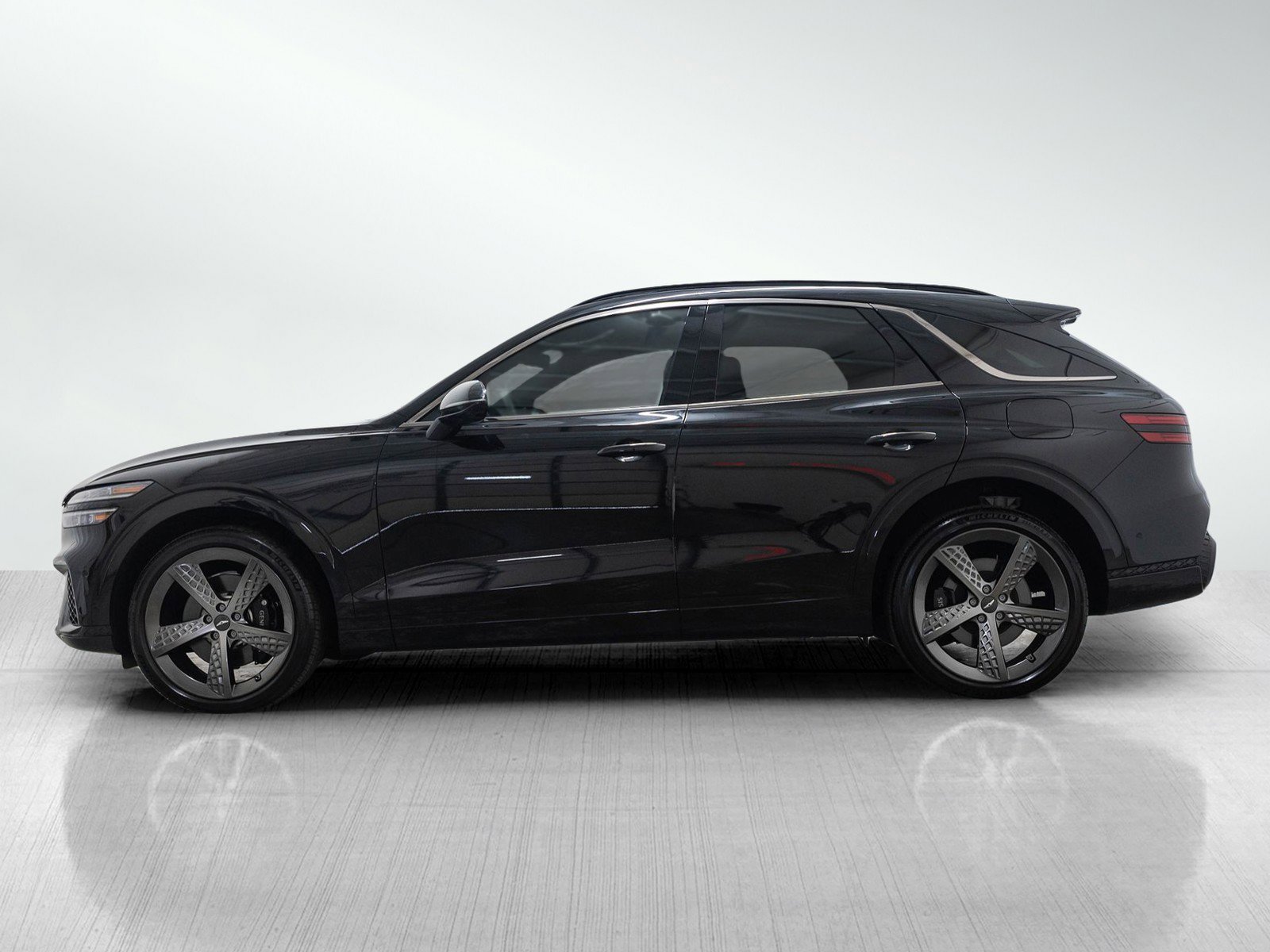 Used 2024 Genesis GV70 3.5T Sport w/ Sport Advanced Package AWD/4WD image 3