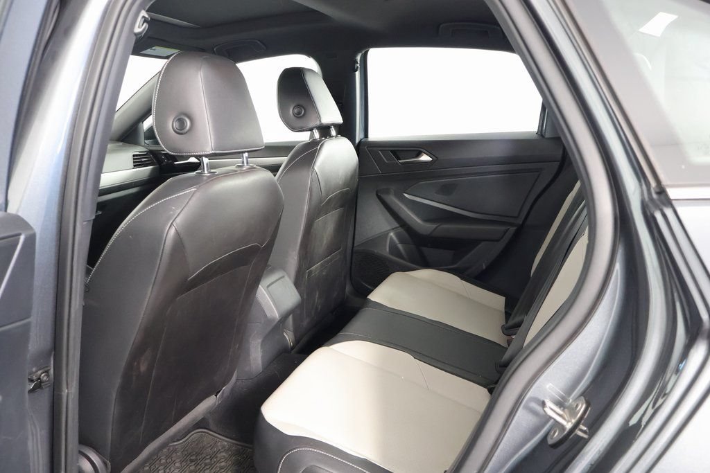 Used 2019 Volkswagen Jetta R-Line FWD image 11