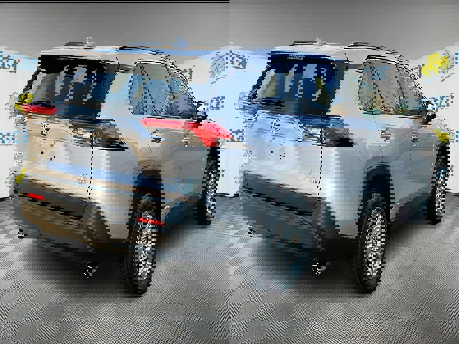 Used 2023 Toyota RAV4 XLE image 6