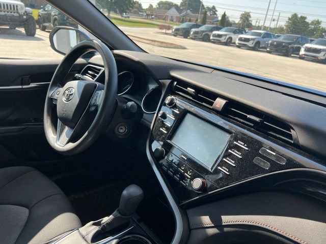 Used 2020 Toyota Camry LE FWD image 14