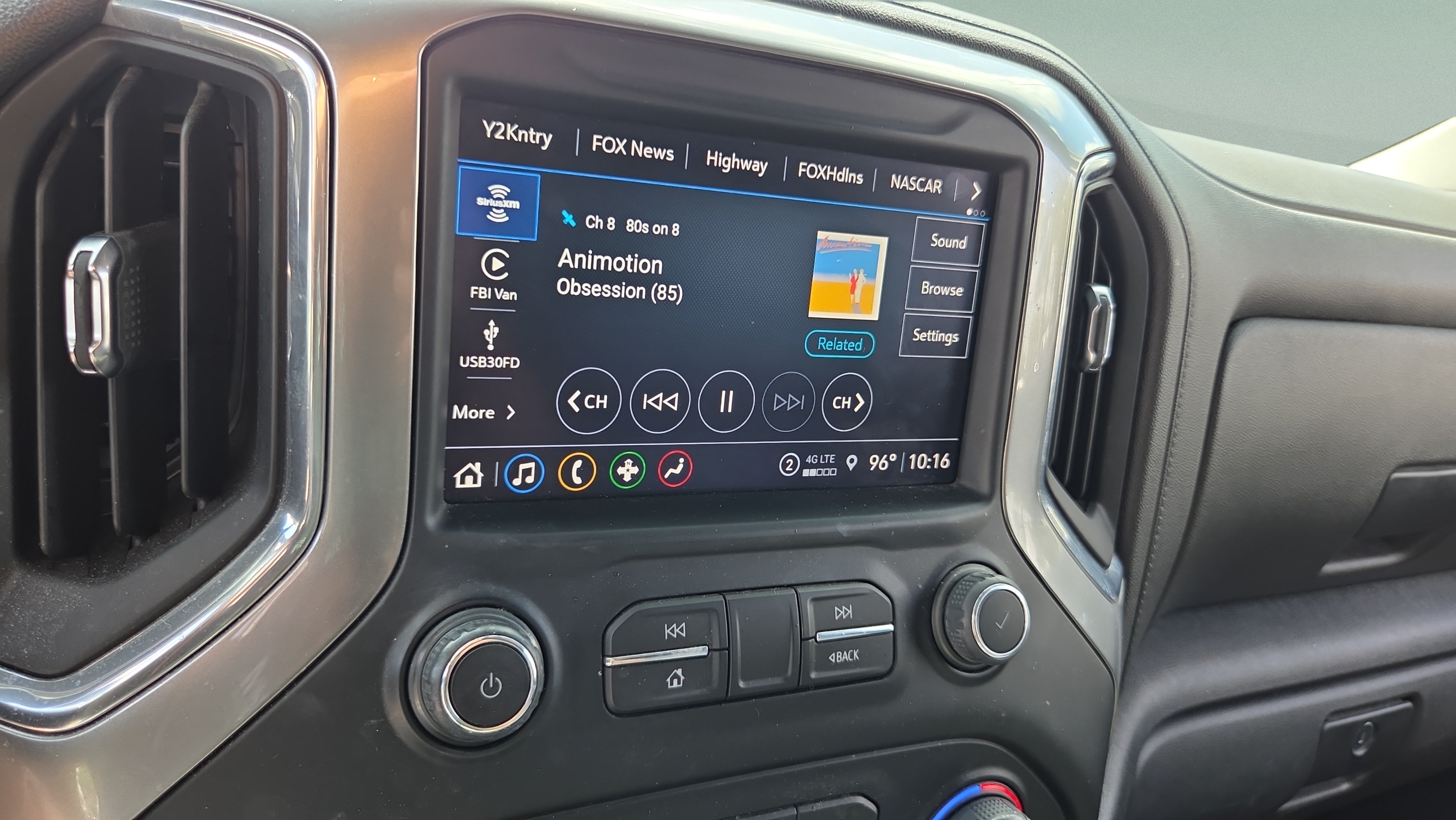 Certified 2022 Chevrolet Silverado 2500 LTZ w/ Safety Package AWD/4WD image 18