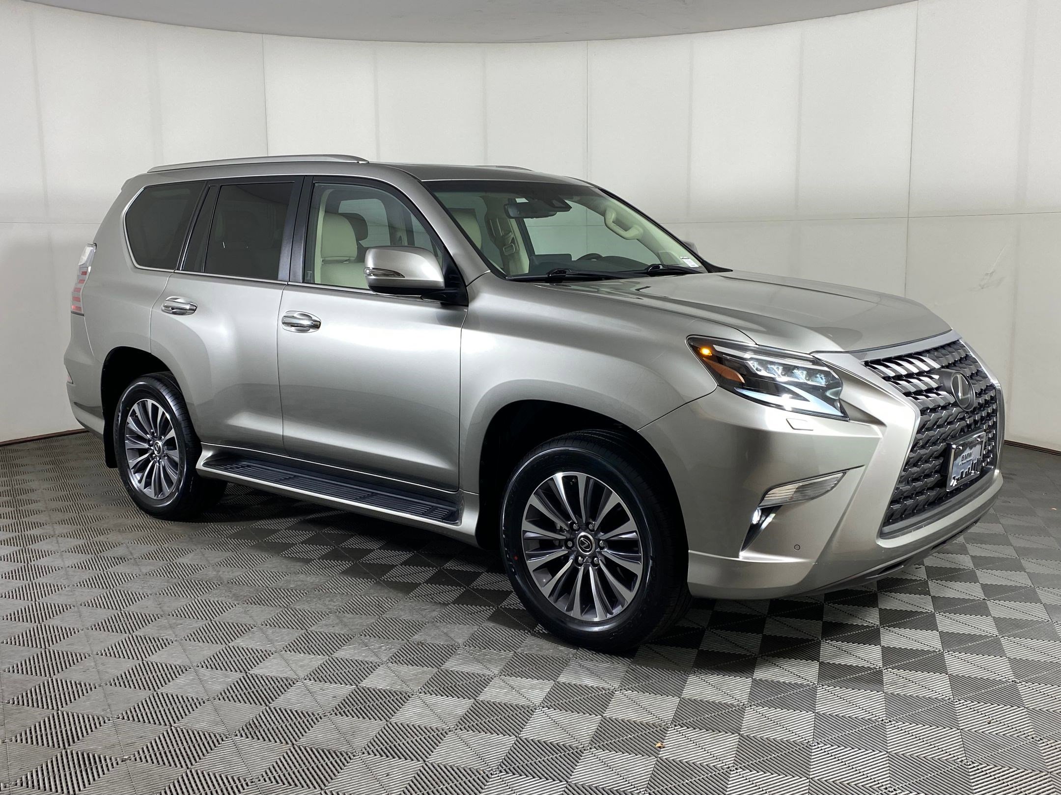 Used 2023 Lexus GX 460 Luxury w/ Off Road Package image 7